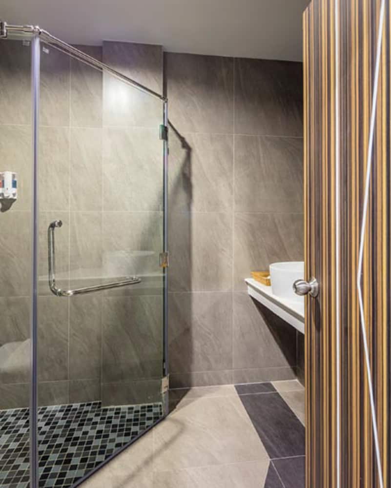 Atelier Suites 7/46