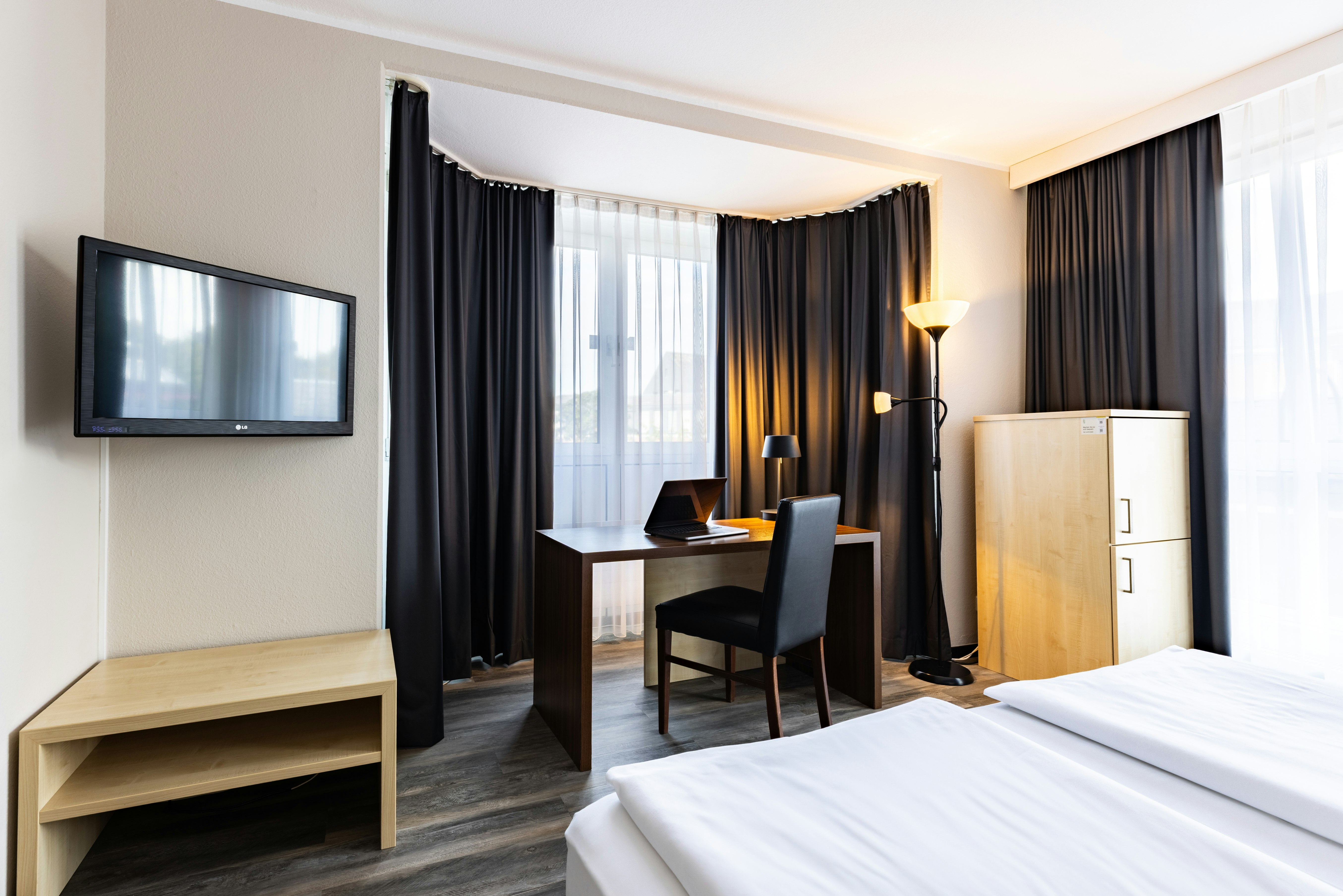 Hotel Mariella Airport 33/80