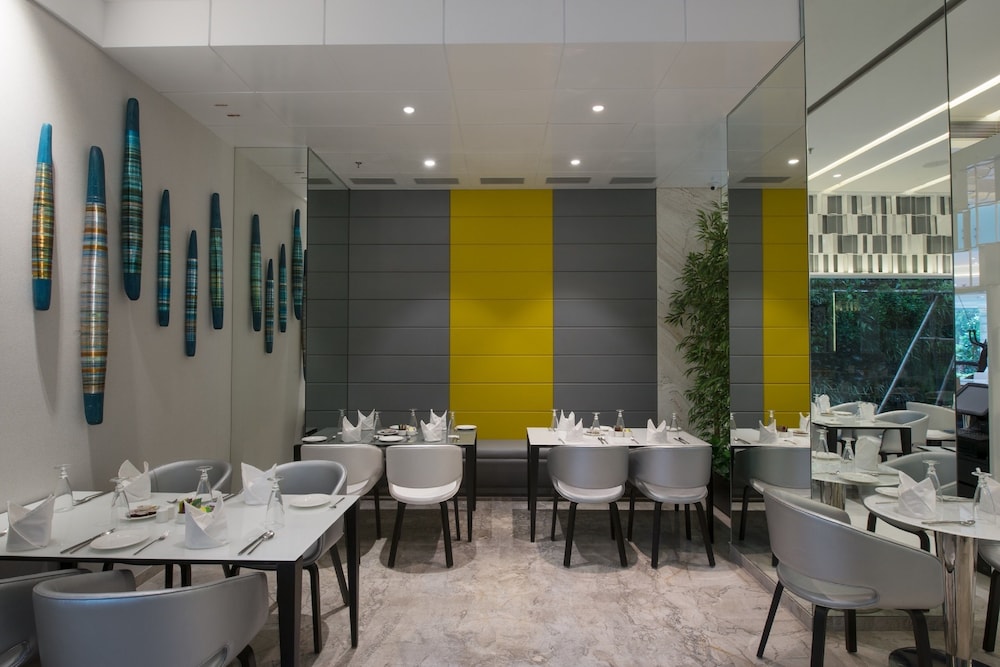 Eastin Residences Vadodara Apartment Hotel 30/35