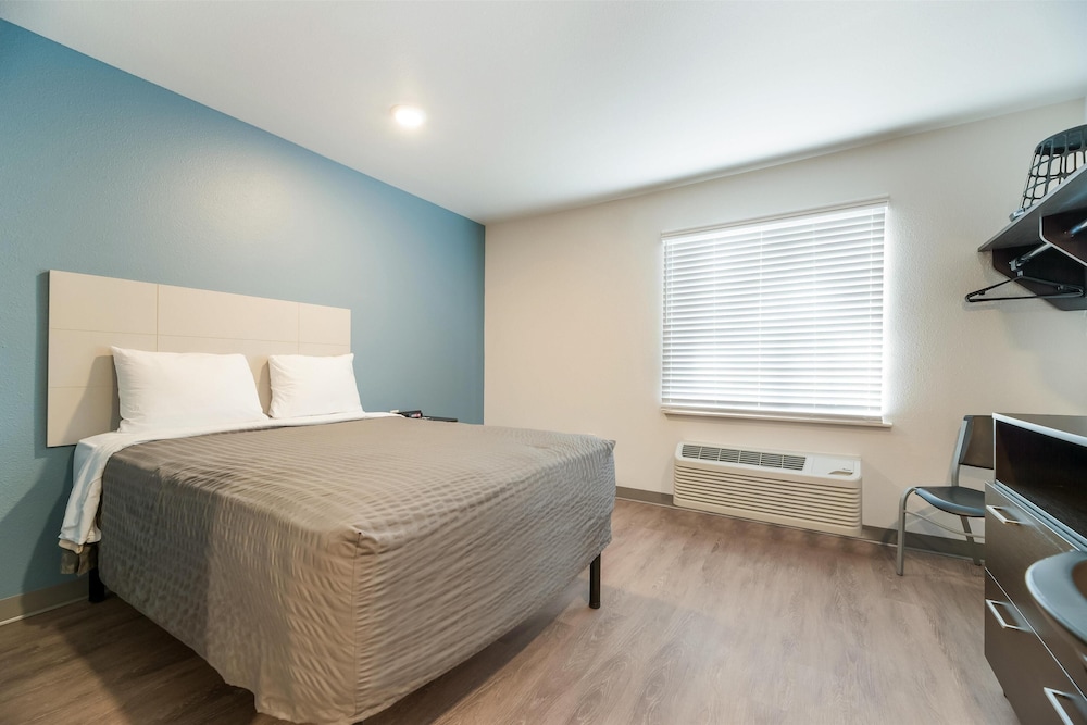 STUDIO, DOUBLE BED