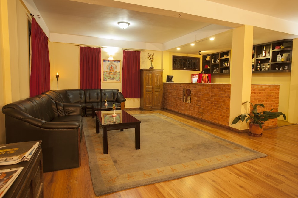 Royal Astoria Hotel 20/35