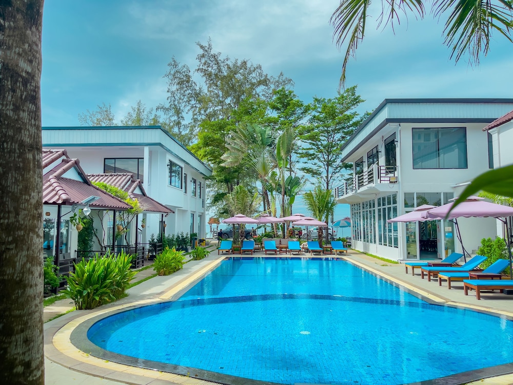 Sea Breeze Resort 42/50