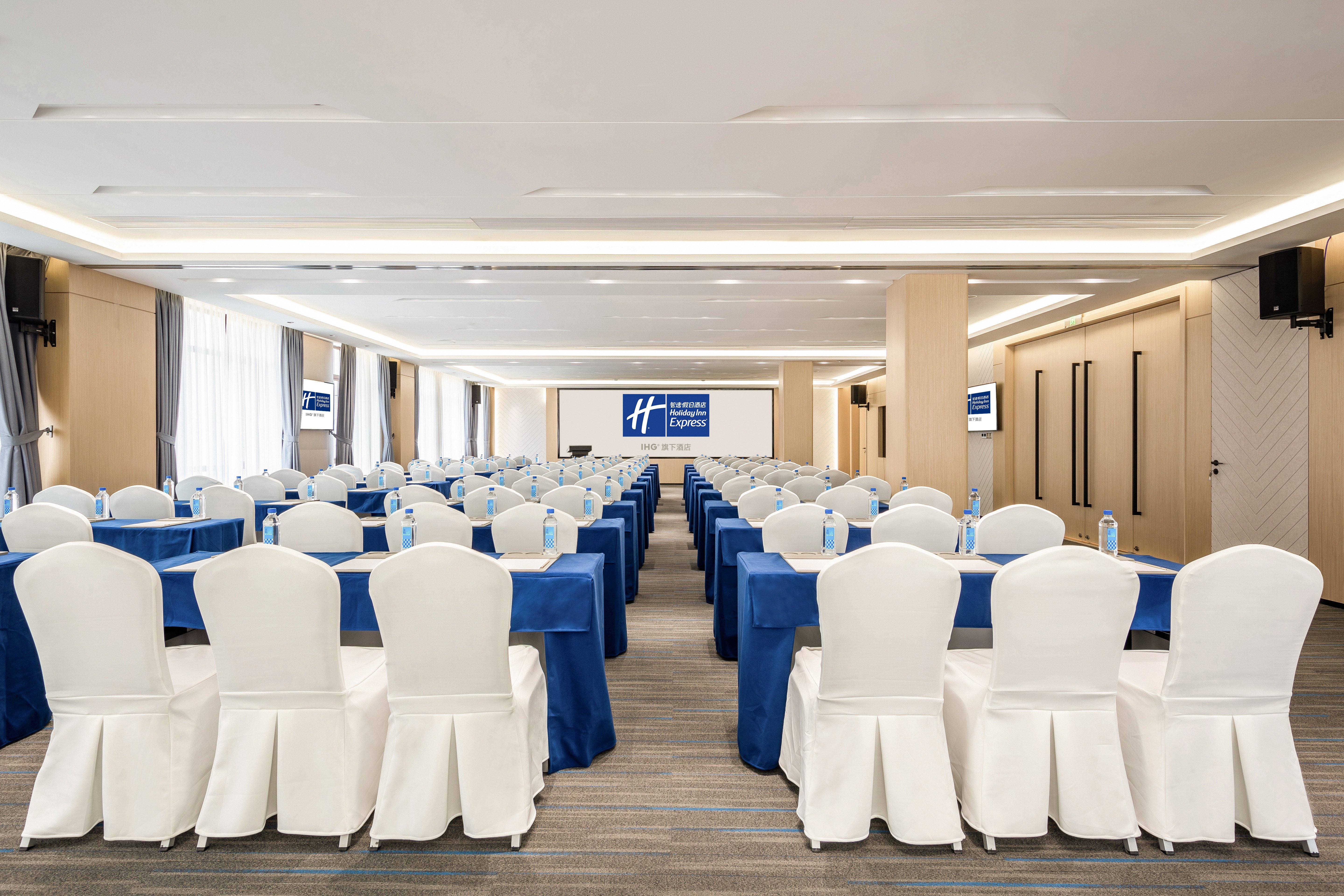 Holiday Inn Express Jinjiang Anhai 24/36