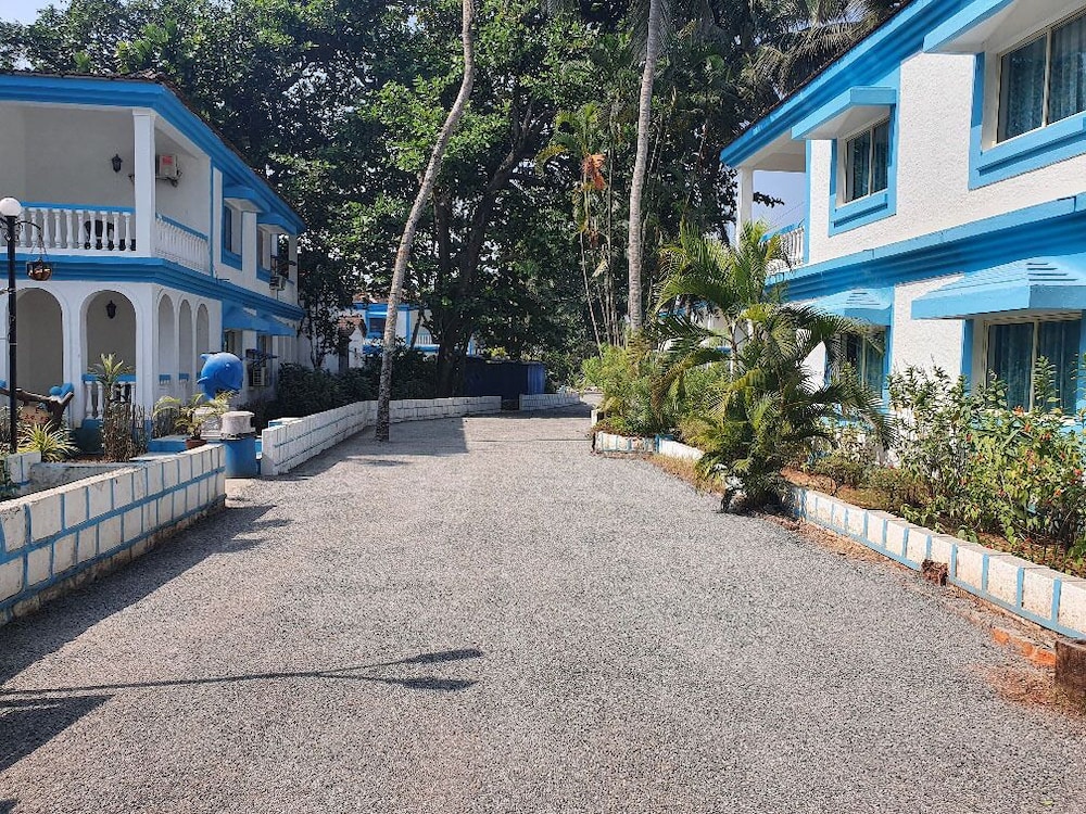 Paradise Village Resort 61/66