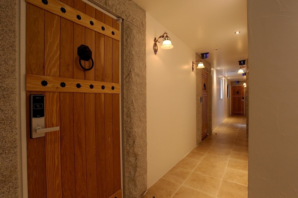 Hwagok Lush Hotel 25/44