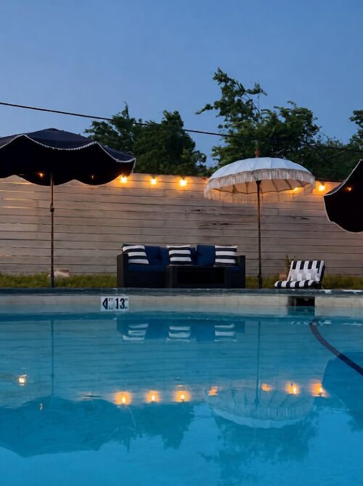 Stratus Suites Boutique Hotel 38/39
