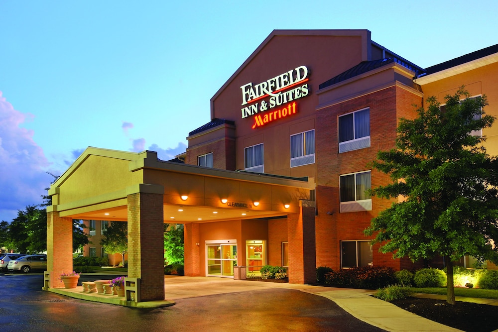 Comfort Inn and Suites Akron South 1/39