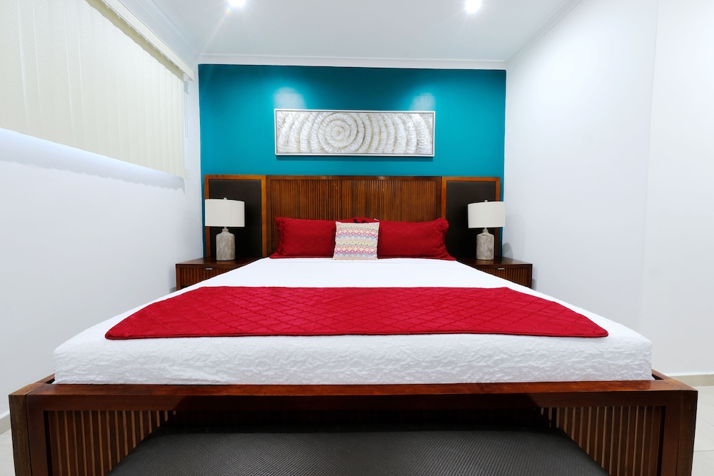DELUXE, STUDIO, SUITE, QUEEN BED, SOFA