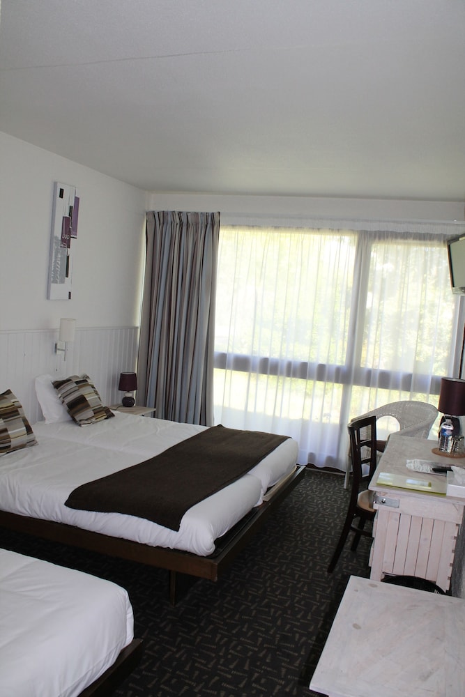 HOTEL LA BELLE POULE 11/44
