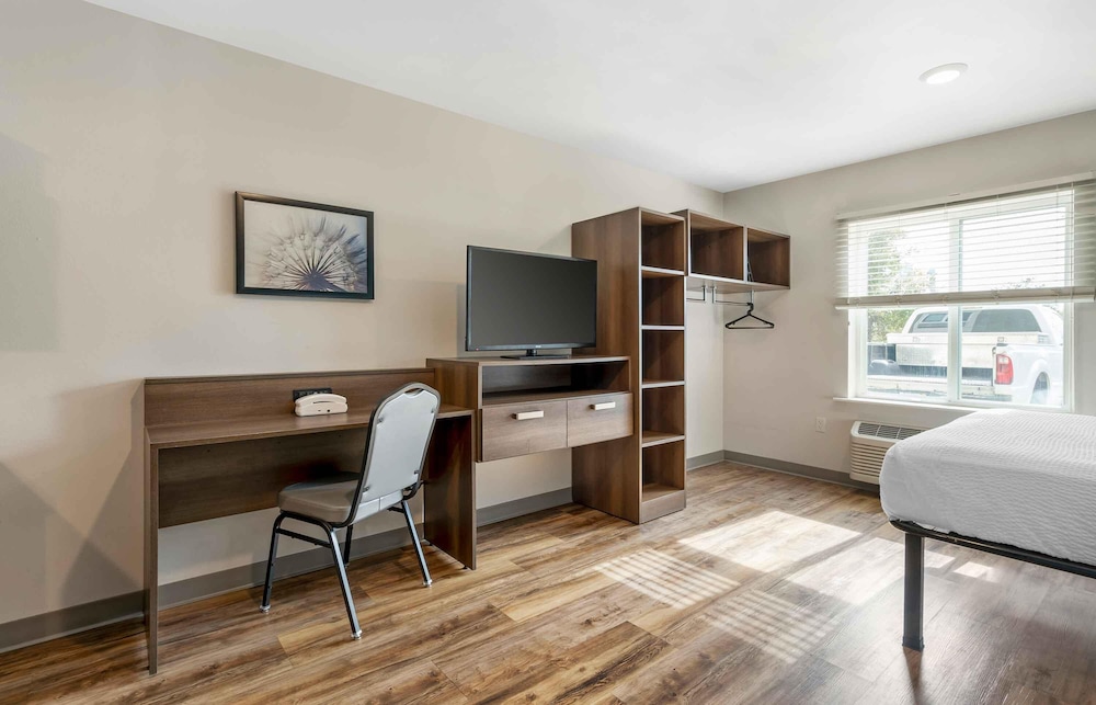 Extended Stay America - Select Suites Orlando - Airport 47/57