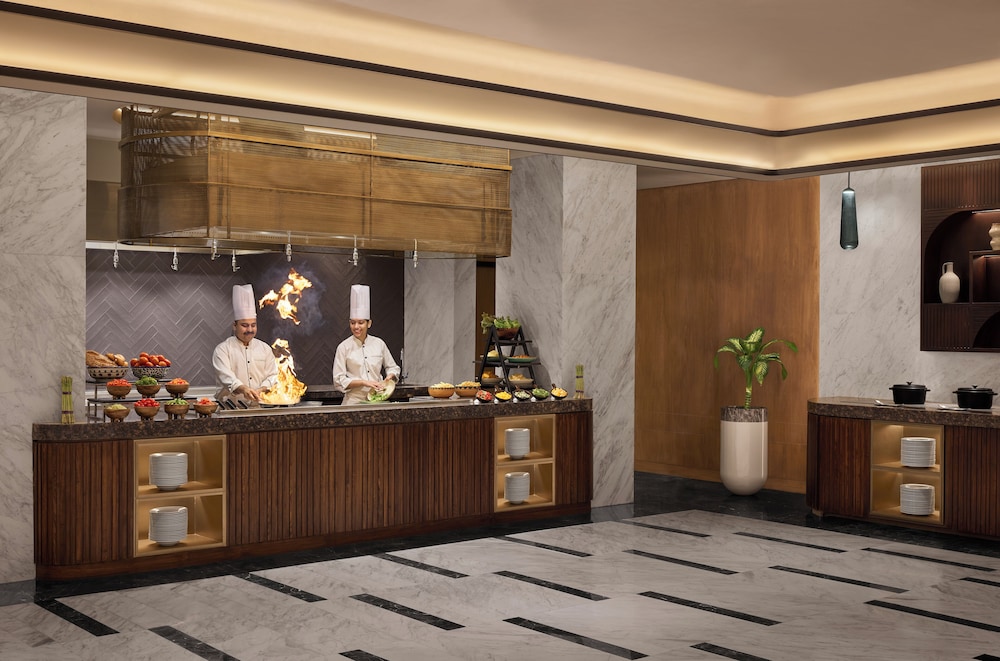 Hyatt Regency Ahmedabad 8/80