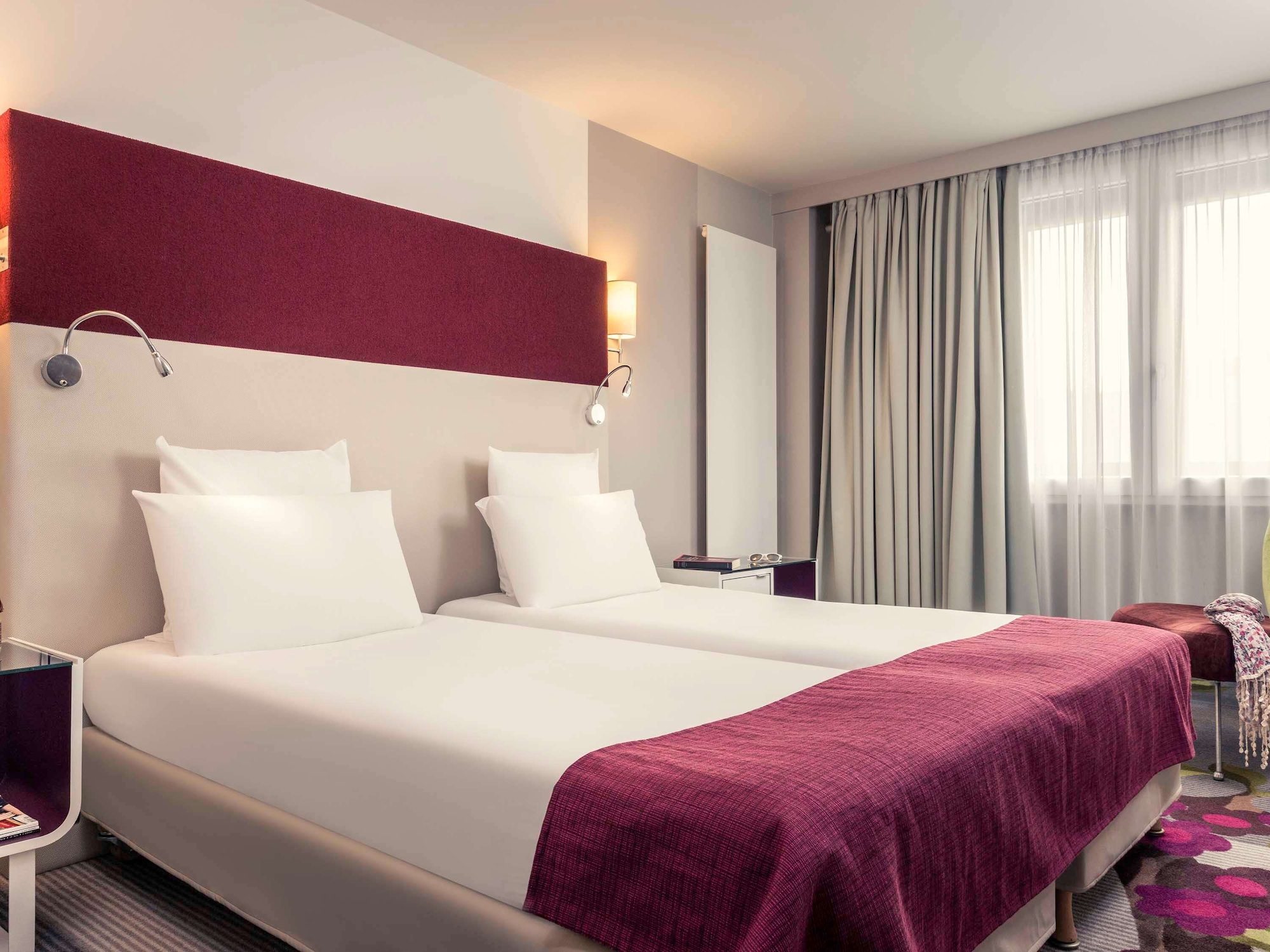 CLASSIC, TWIN BEDS