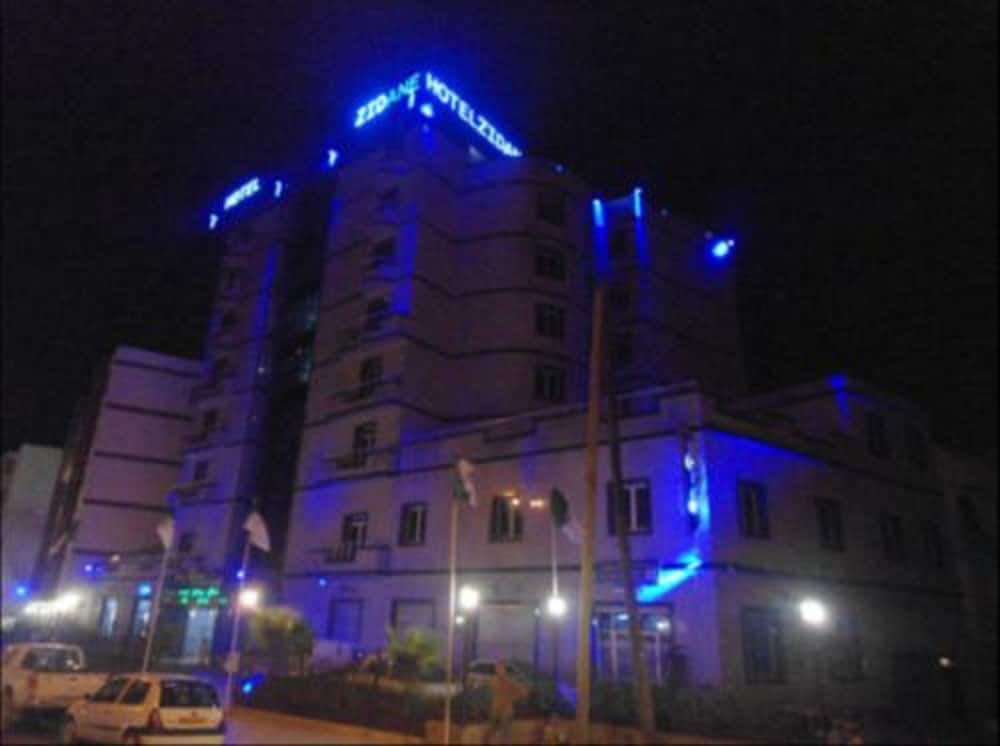 Hotel Zidane 2/48