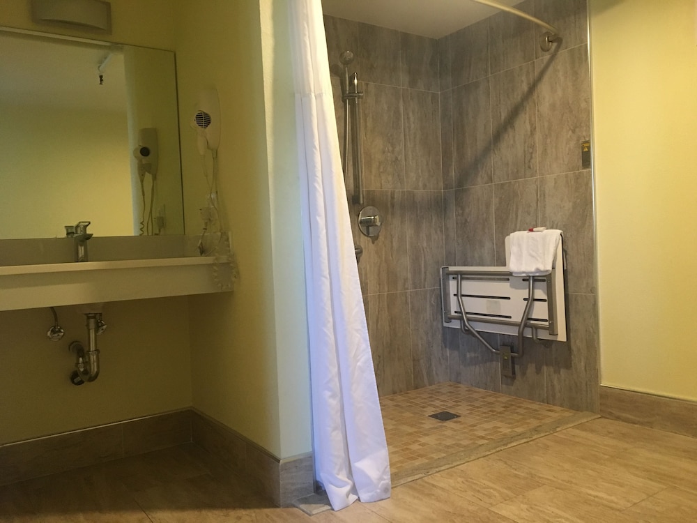 Travelodge By Wyndham Fairfield/Napa Valley 35/35