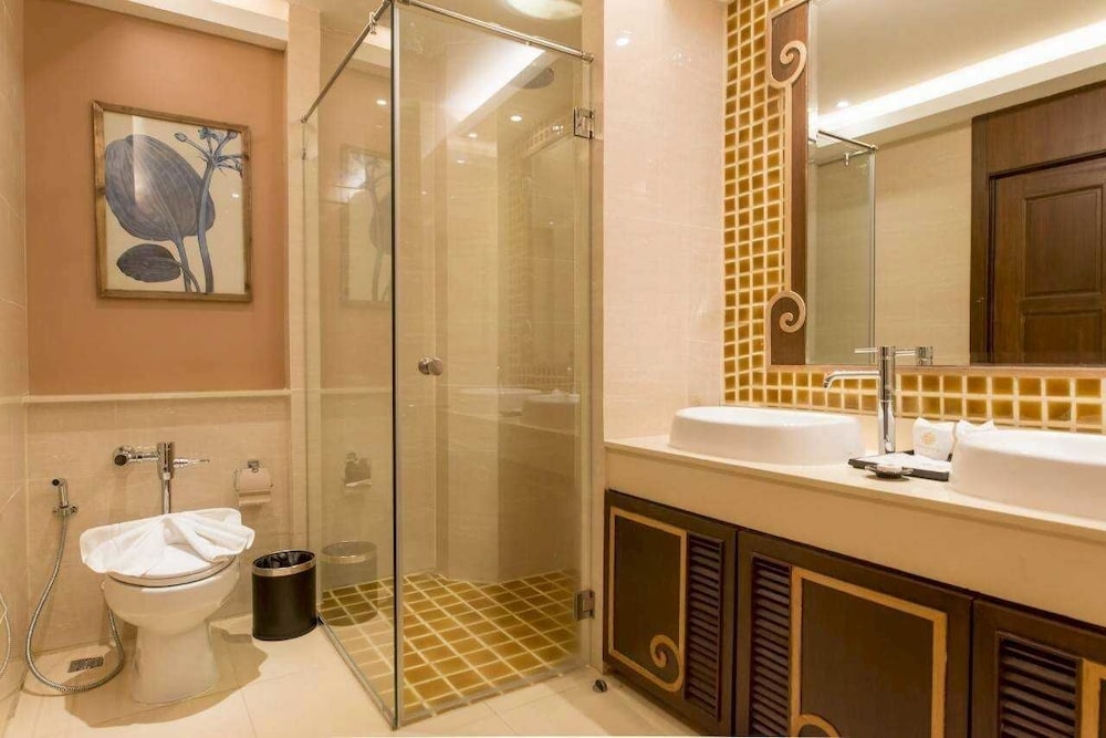 Deluxe, King Bed, Pool Access, Le Bali Resort 6/9