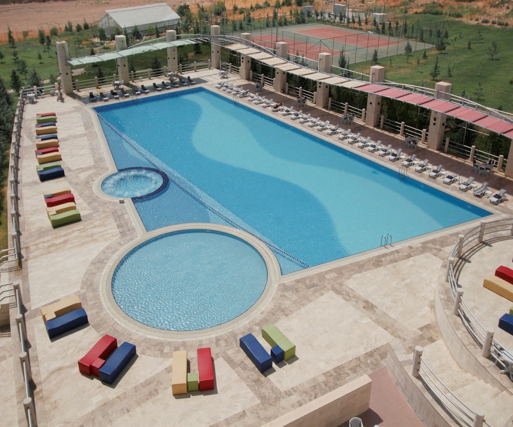 Grand Hotel Konya 77/78