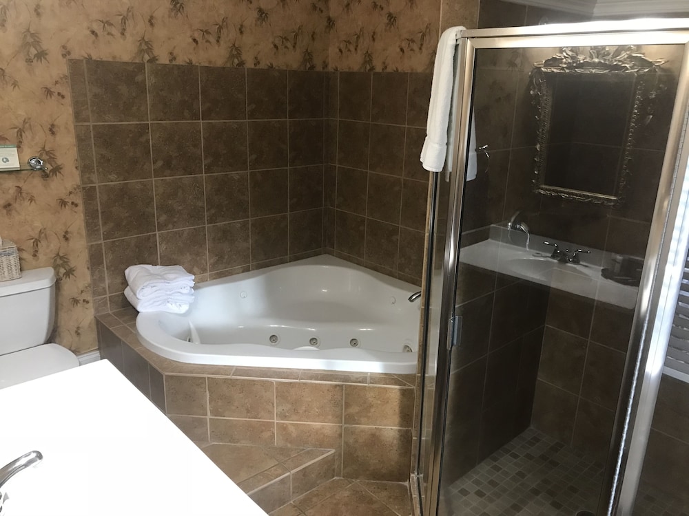 Foley House Inn 53/75