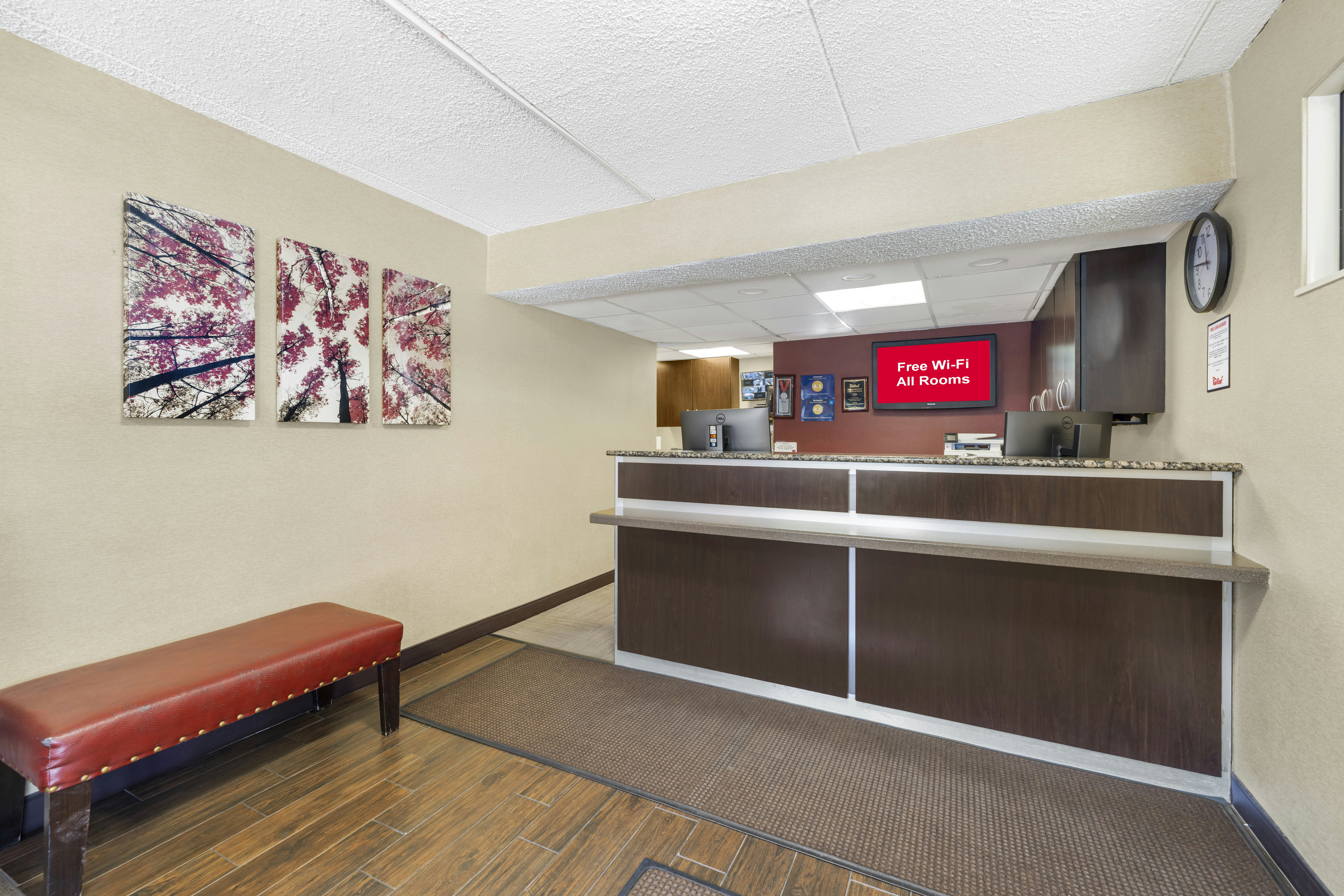 Red Roof Inn Buffalo Niagara Airport 8/53