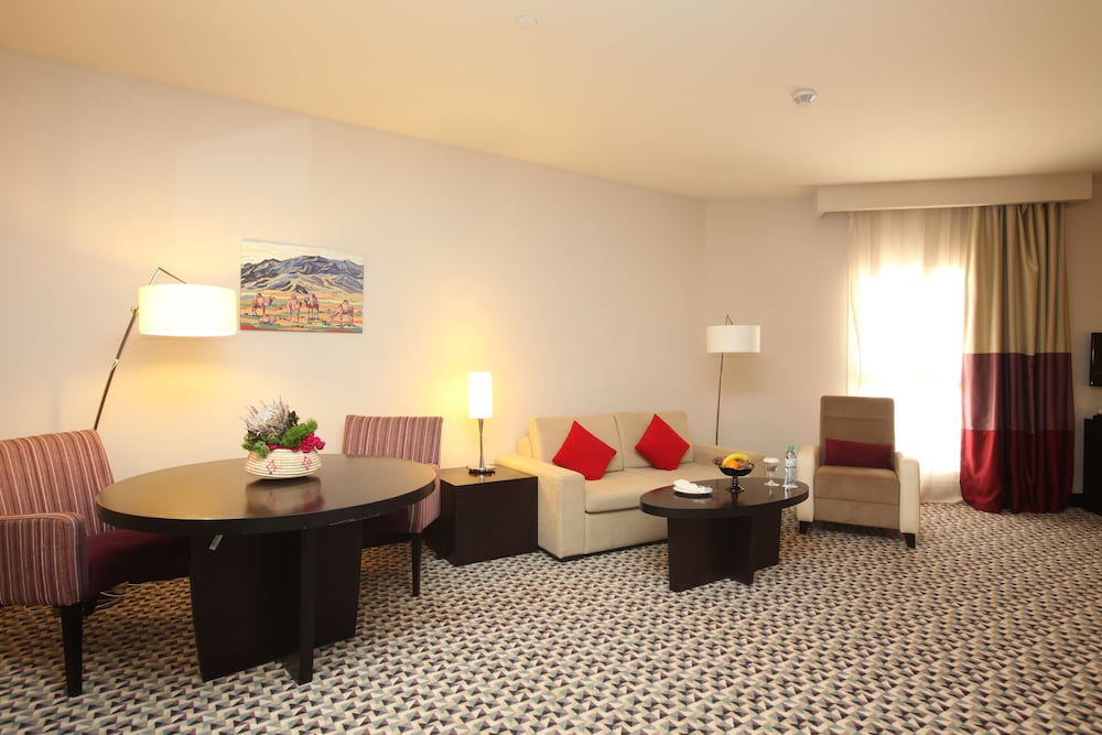 جولدن توليب حائل(Golden Tulip Hotel) 24/39