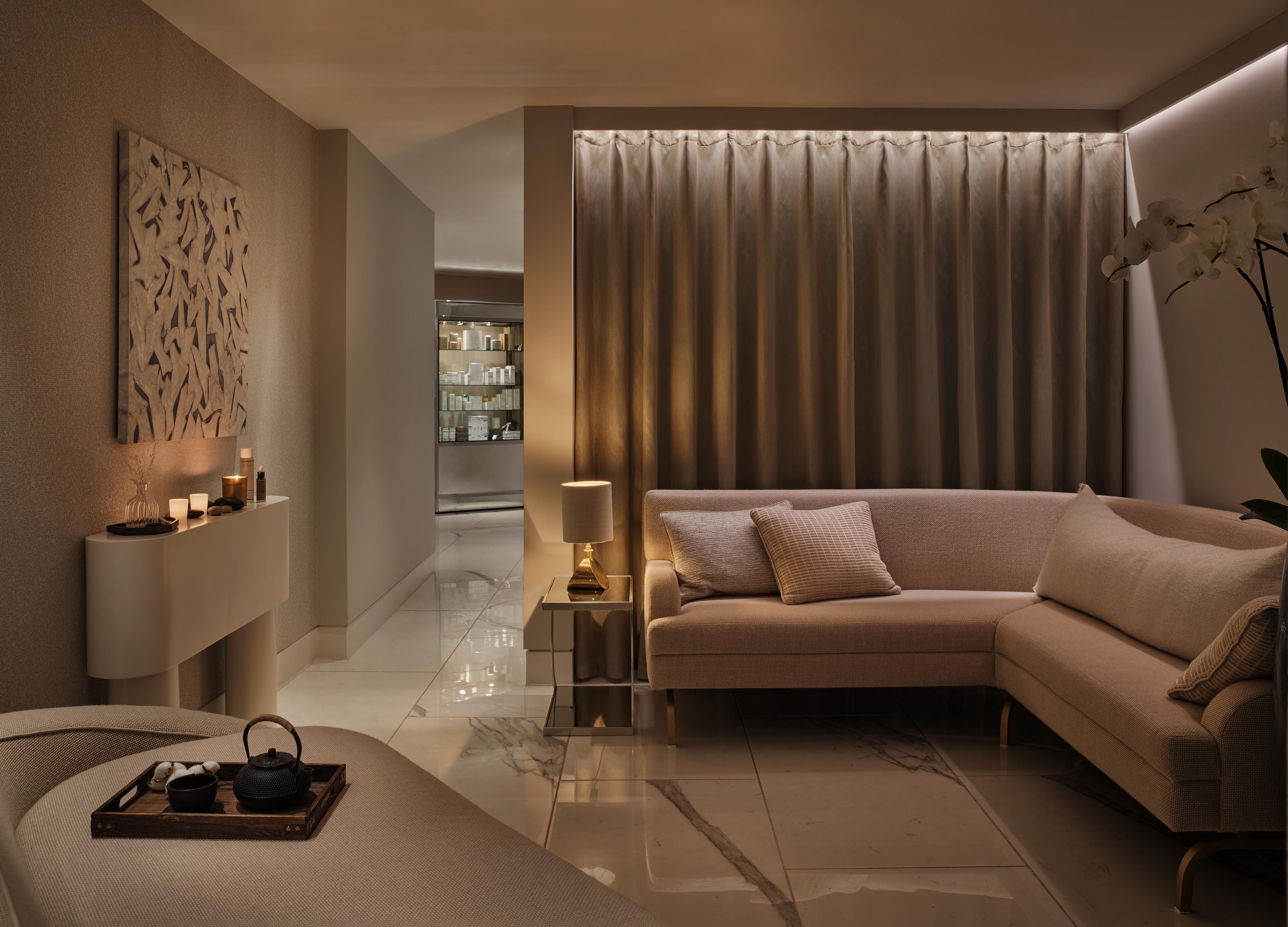 One Aldwych 33/62