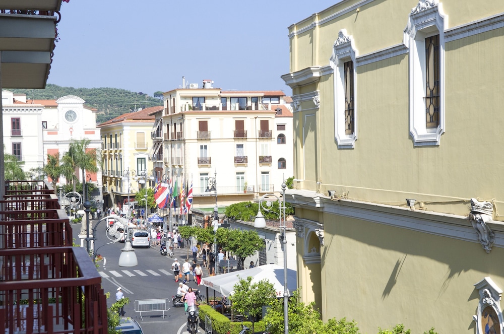Palazzo Spasiano 42/49