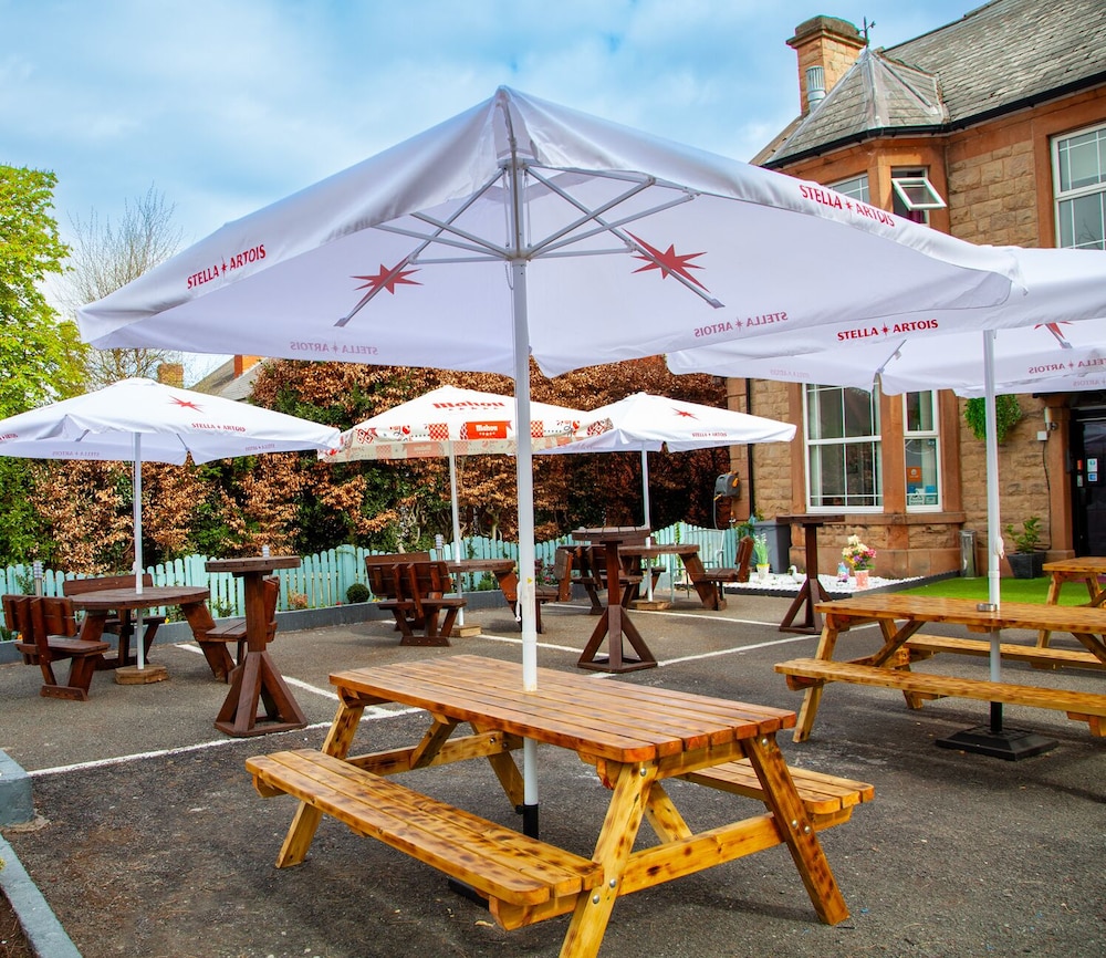 Pine Lodge Hotel & Restaurant Mansfield 34/48