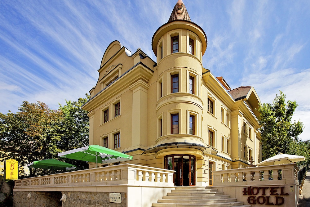 GOLD HOTEL BUDAPEST in BUDAPEST