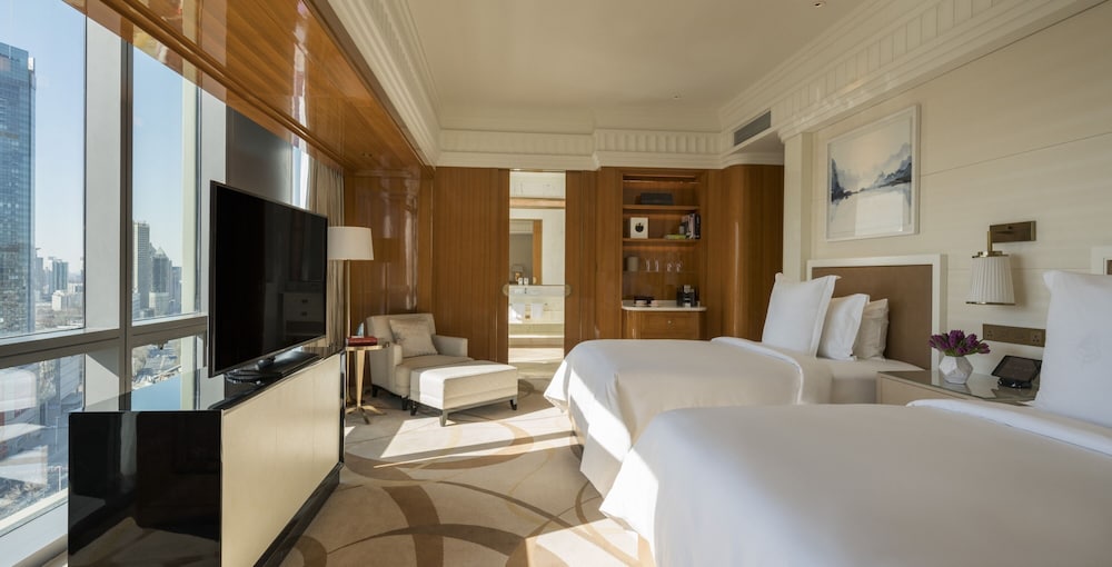 FOUR SEASONS HOTEL TIANJIN 11/84