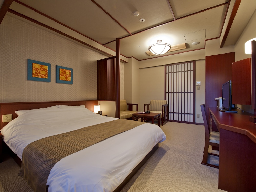 Kyoto Arashiyama Onsen Kadensho 7/29
