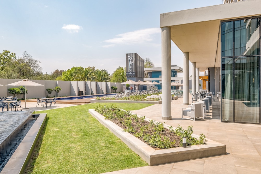 Radisson Hotel & Convention Centre Johannesburg, O.R. Tambo 46/50