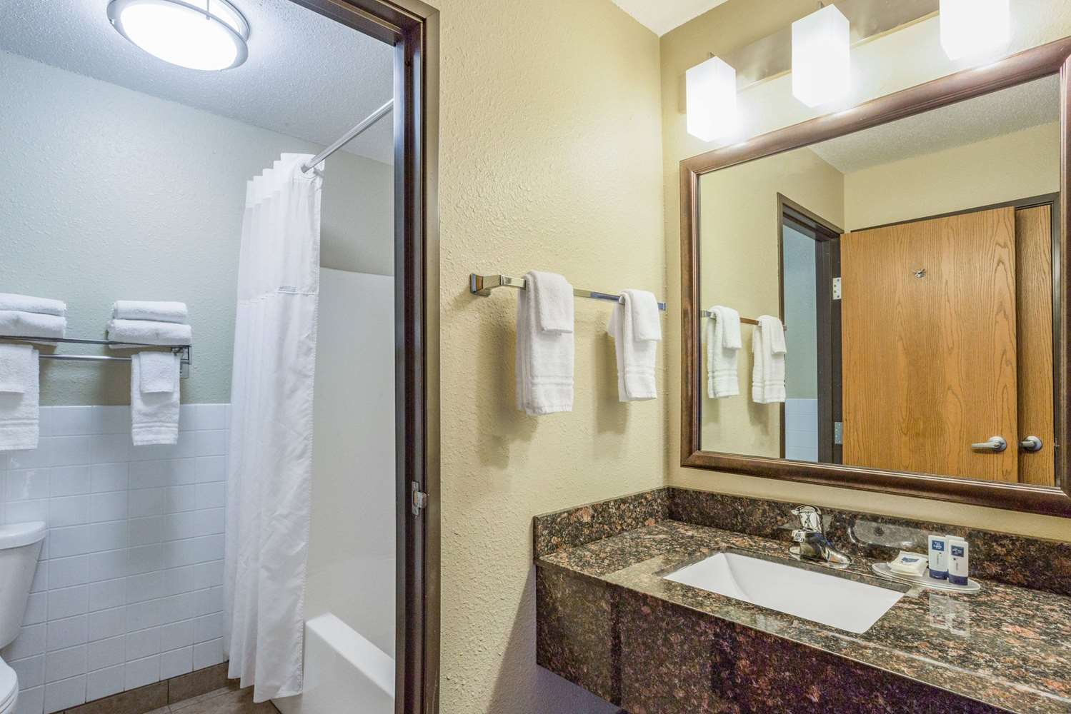 Americinn By Wyndham Menomonie 15/15