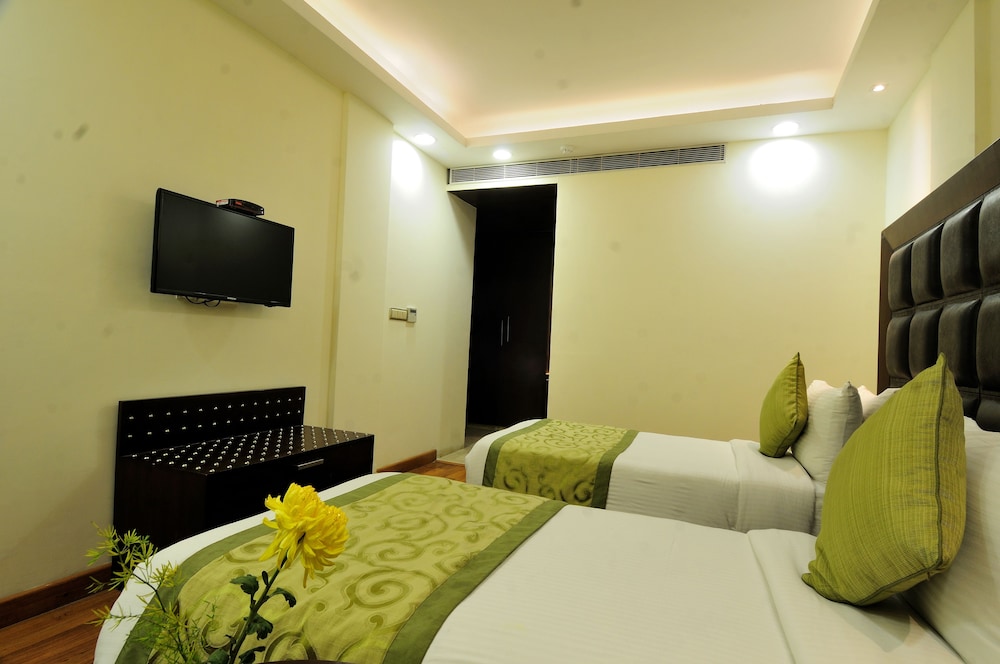 The Grand Orion - Kailash Colony 24/62