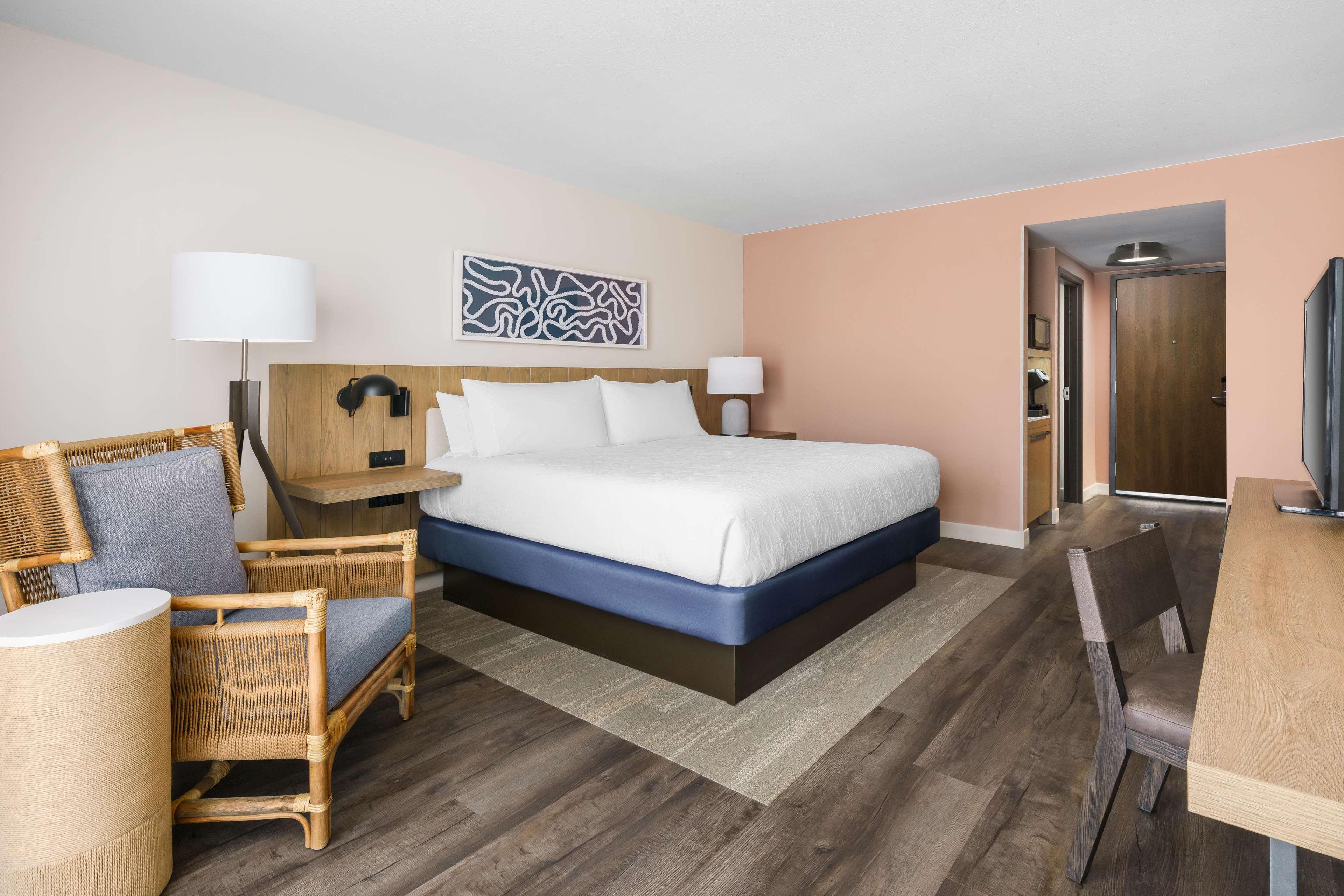 Room, King Bed, Balcony or Patio