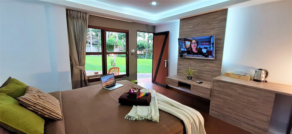 Alpha Gay Resort - Adults Only 36/70