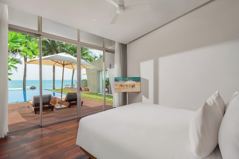 3 BEDROOMS, POOL, WAVE, VILLA, BEACH FRONT