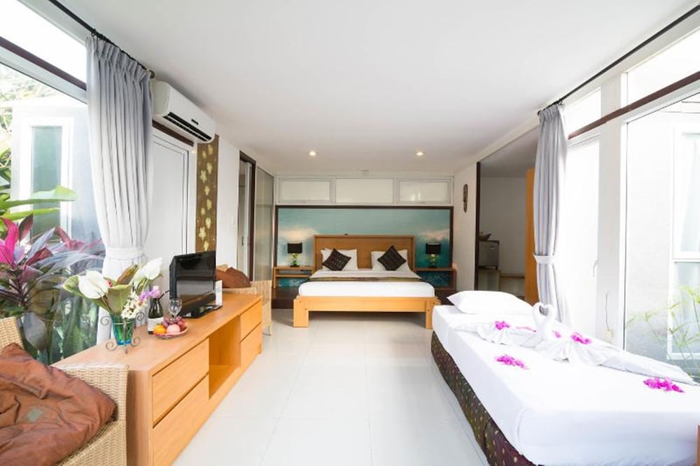 Aqua Bali Villa 6/25