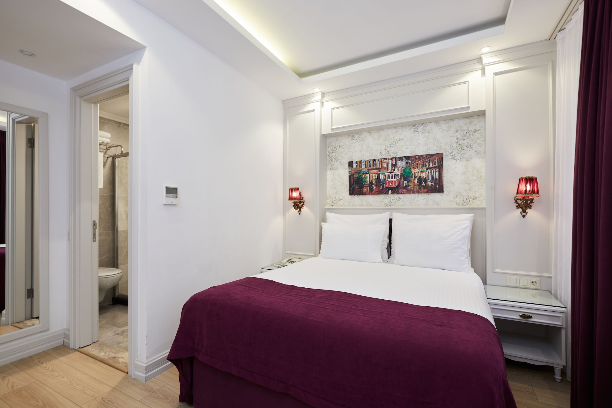 CONNECTING, FAMILY, 2 BATHROOMS