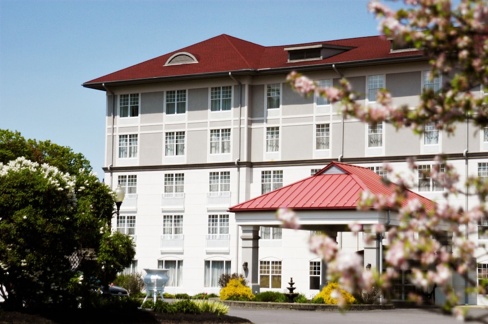 Fort William Henry Hotel and Conference Center 4/67