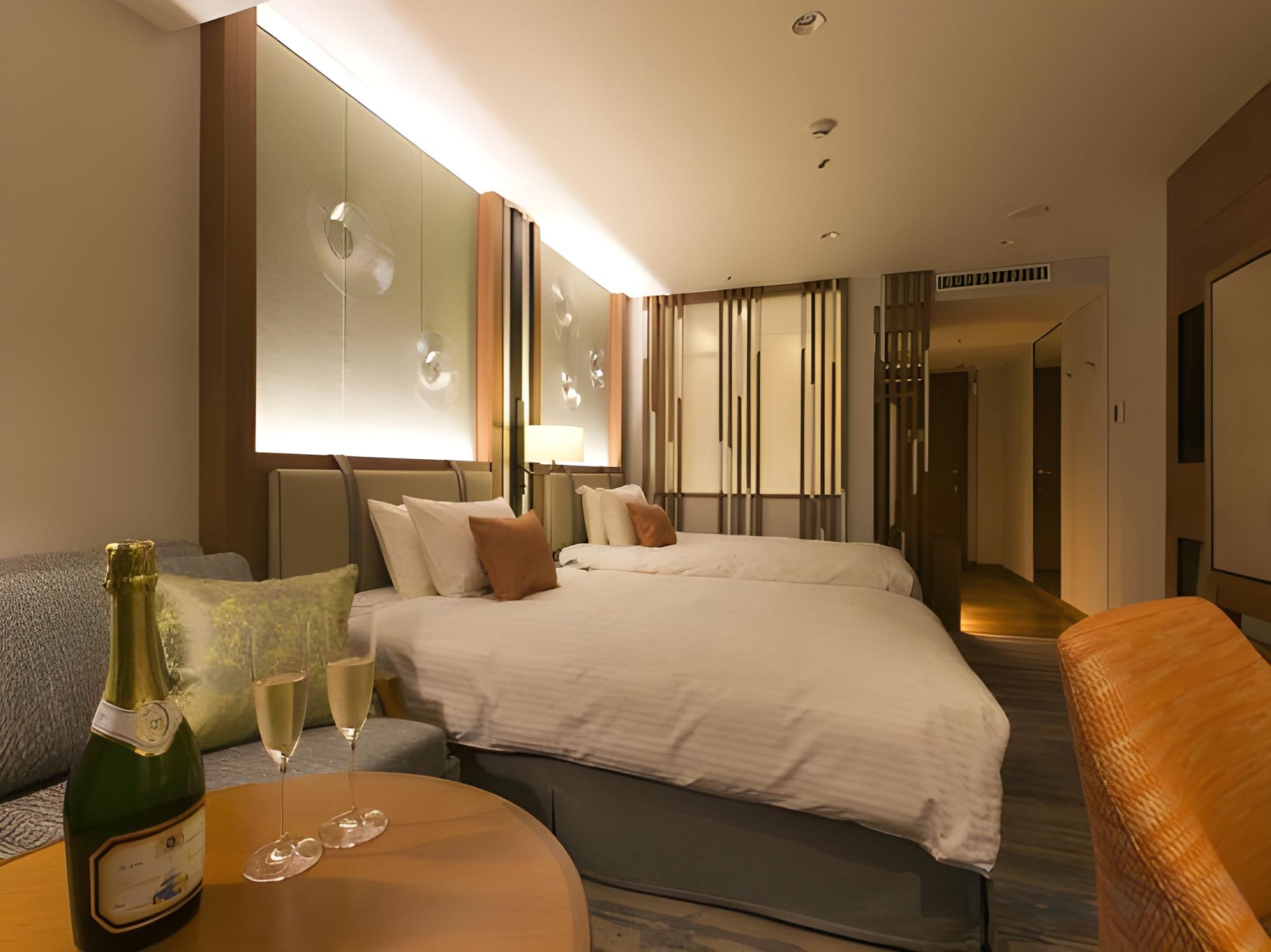Grand, Superior, Twin Beds, Mountain View, Executive Level