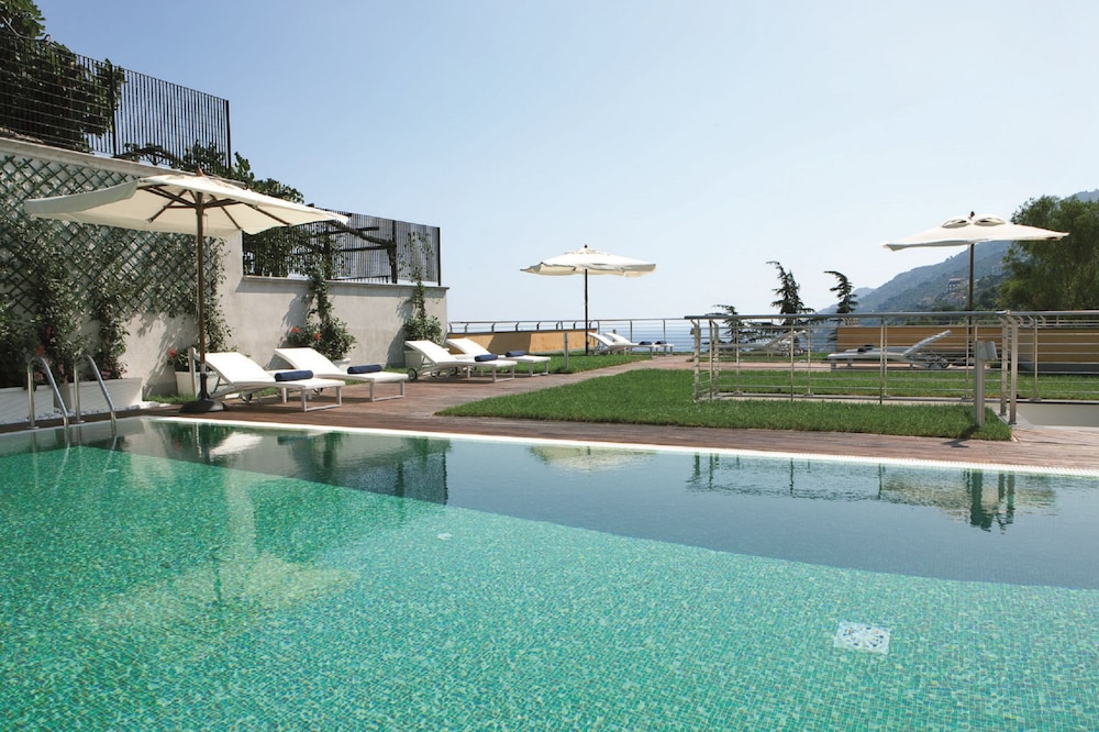 Paradiso Relais Hotel 11/92