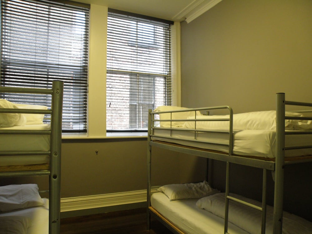 Albatross Hostel 12/28
