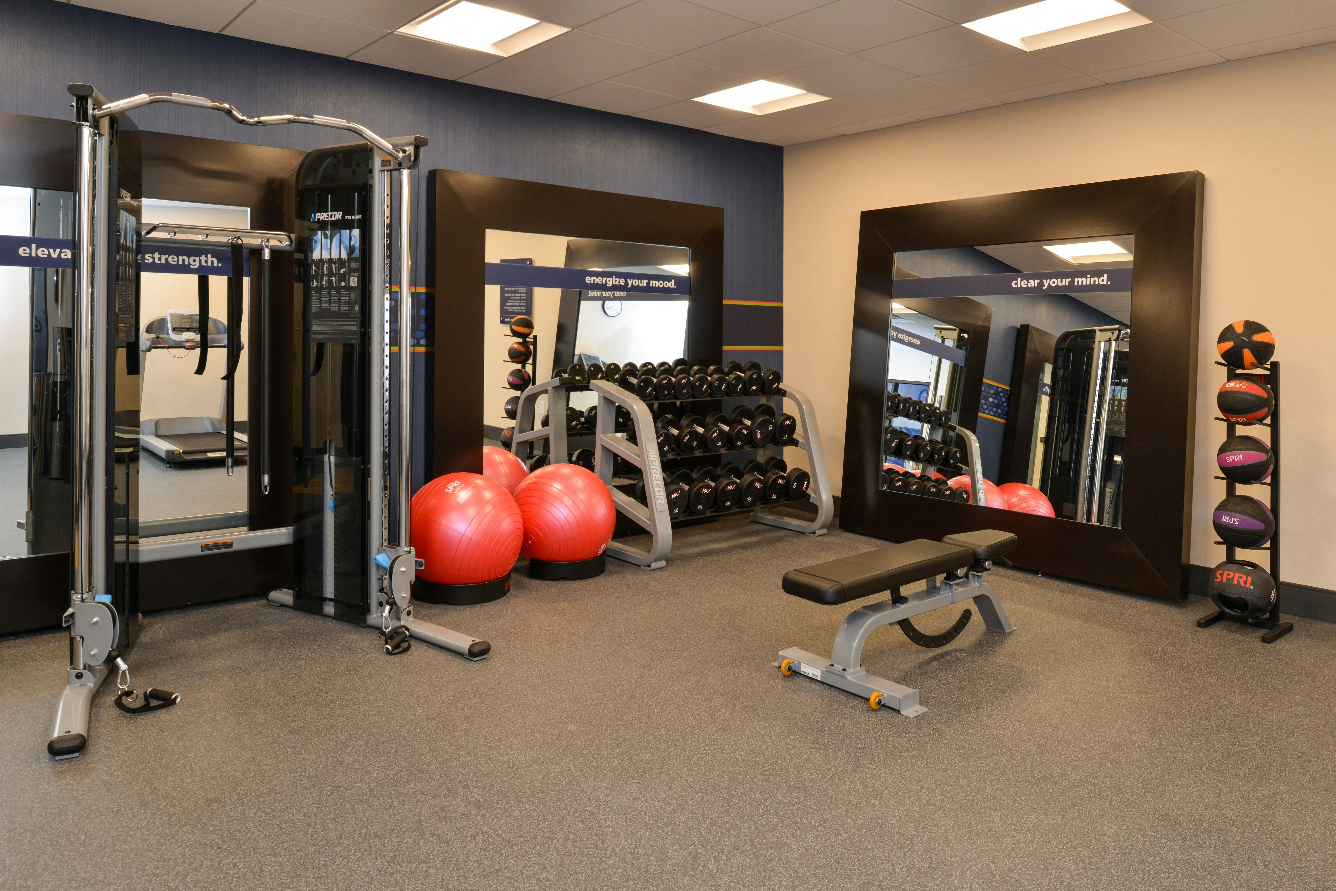 Hampton Inn & Suites Cincinnati-Mason 20/31