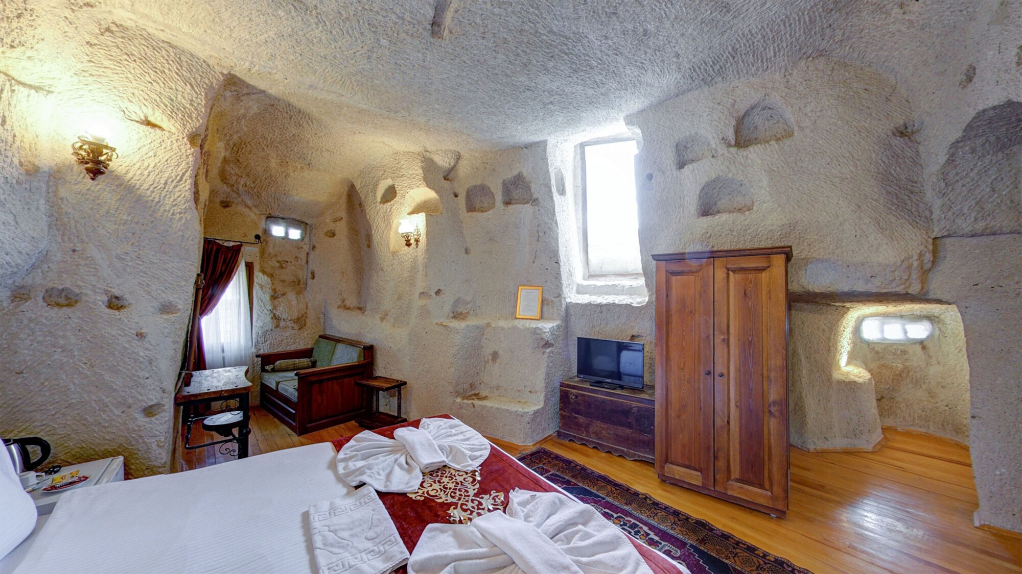 Traditional, Queen Bed, Dervish Cave House 6/10