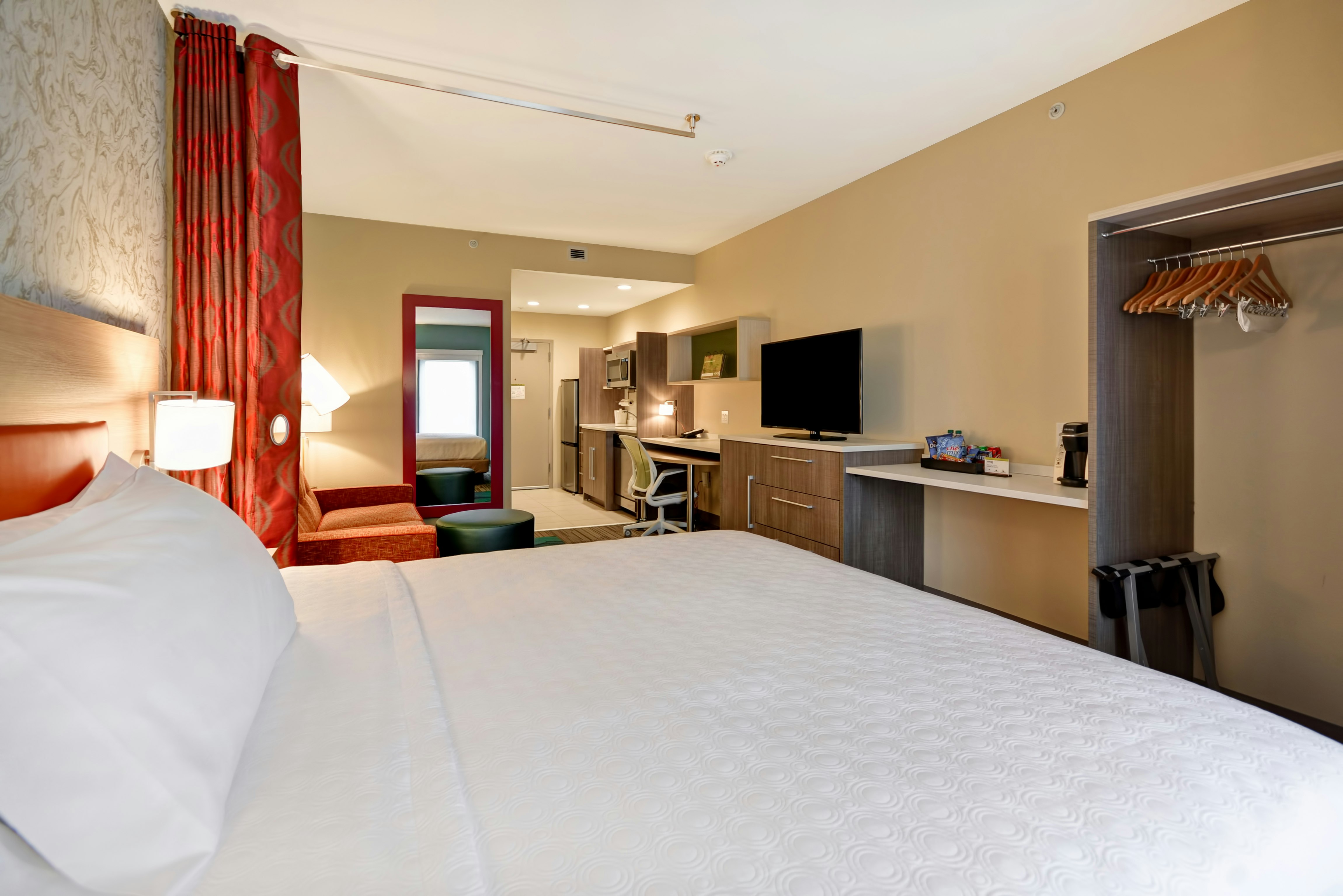PREMIUM, STUDIO, SUITE, KING BED