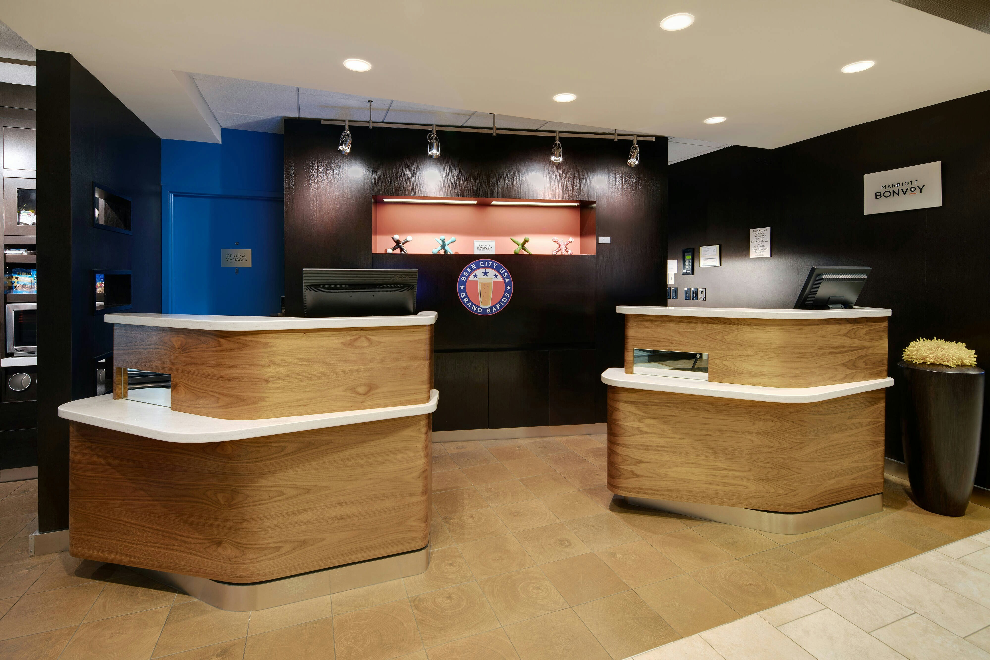 Lobby at Courtyard Grand Rapids Airport, GRAND RAPIDS - MI