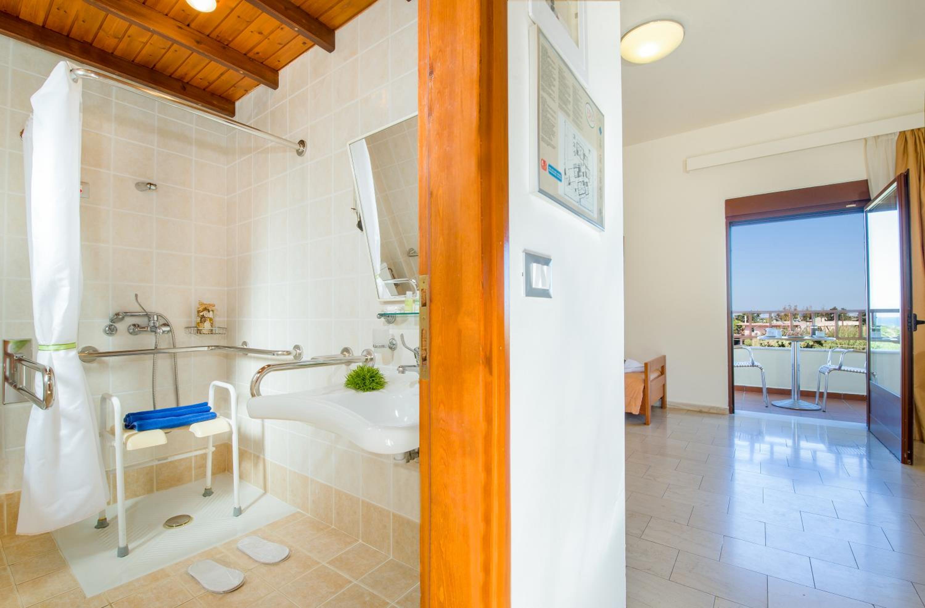 غرفة بسريرين منفصلين، Eria Resort Accessible Holidays 3/3