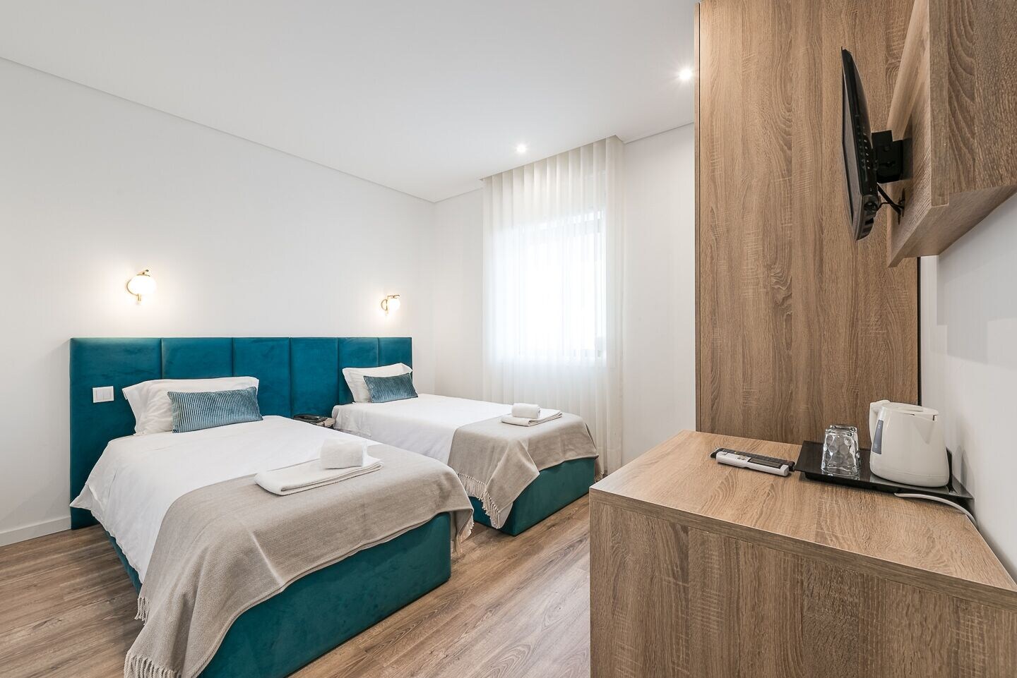 SUPERIOR, TWIN BEDS