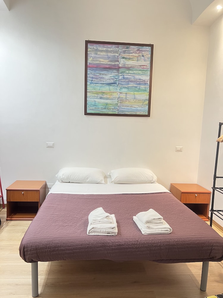 Meltin' Rome Guesthouse 16/40