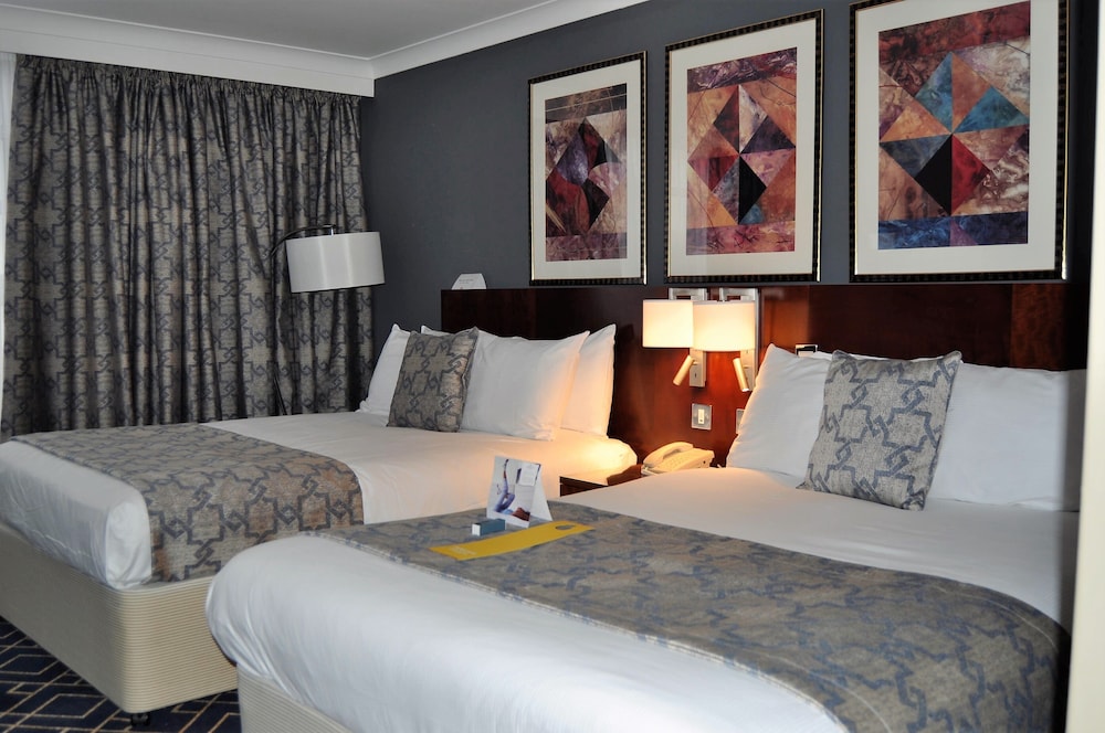 Crowne Plaza Liverpool John Lennon Airport 15/82