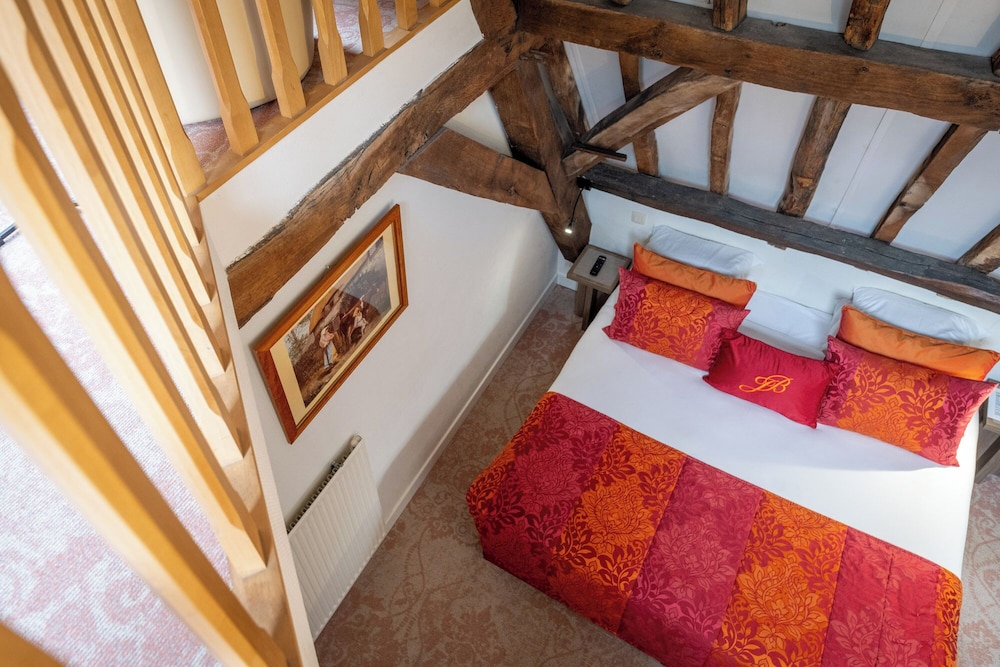 DUPLEX, FAMILY, MULTIPLE BEDS